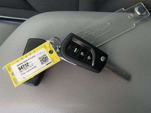 Used 2023 Toyota Camry LE FWD image 32