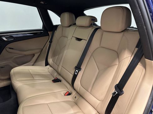 Certified 2026 Porsche Macan AWD/4WD image 35