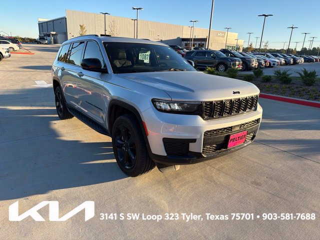 Used 2023 Jeep Grand Cherokee L Laredo AWD/4WD image 1