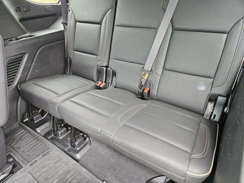 Used 2024 GMC Yukon SLT w/ SLT Luxury Package image 31