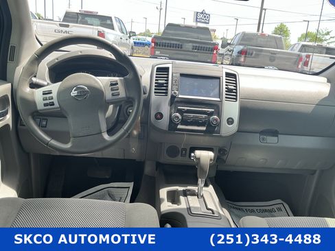 Used 2019 Nissan Frontier SV image 15