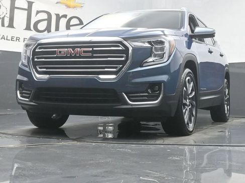 Used 2024 GMC Terrain SLT w/ Infotainment Package II image 4