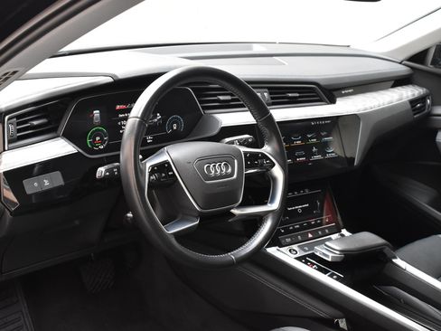 Used 2021 Audi e-tron Premium w/ Convenience Plus Package image 20