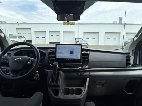 Used 2025 Ford Transit 350 XLT RWD image 16