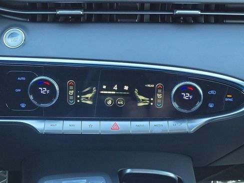 Used 2024 Genesis GV70 2.5T w/ Sport Prestige Package image 19