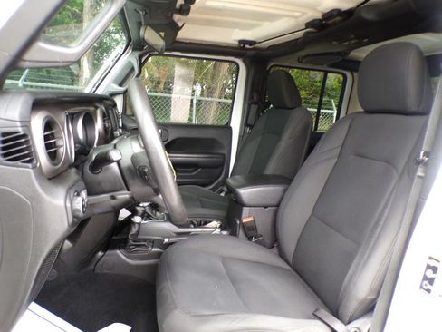 Used 2020 Jeep Gladiator Sport AWD/4WD image 13