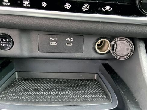 Used 2024 Nissan Rogue SV image 32