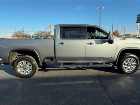 Used 2024 Chevrolet Silverado 3500 High Country w/ Technology Package image 9