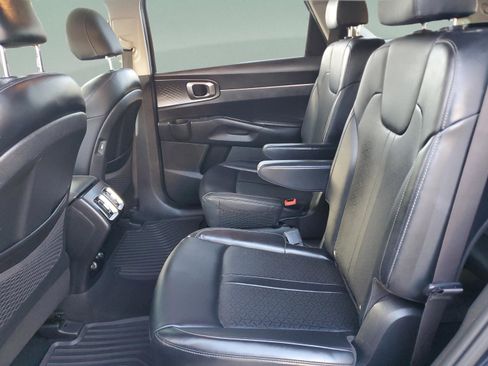 Certified 2021 Kia Sorento S image 9