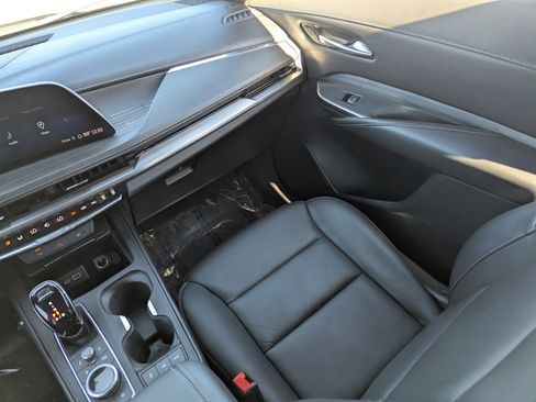 Certified 2024 Cadillac XT4 Premium Luxury image 19