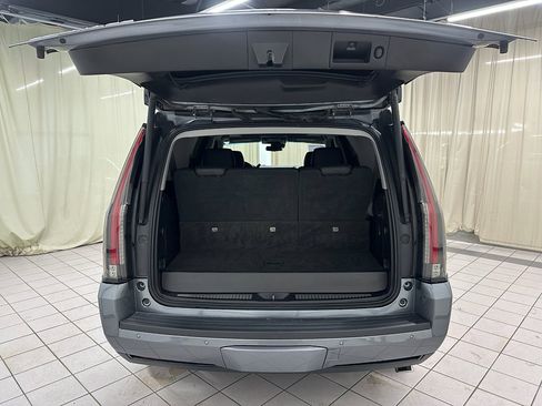 Used 2020 Cadillac Escalade Luxury image 8