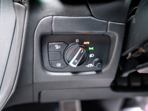 Used 2018 Audi R8 V10 w/ Premium Package image 60