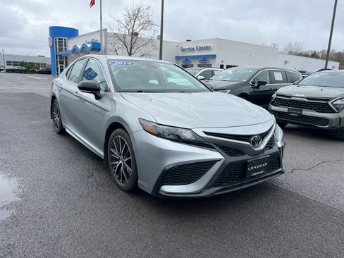 Used 2024 Toyota Camry SE w/ Cold Weather Package AWD/4WD image 7