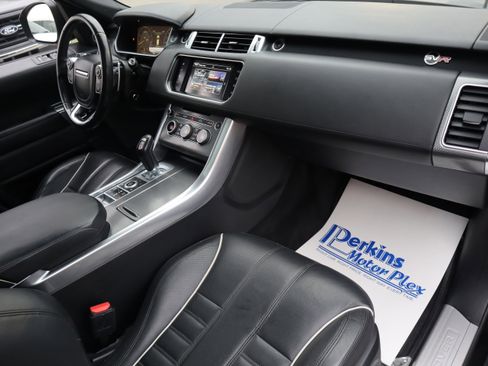 Used 2016 Land Rover Range Rover Sport SVR image 32