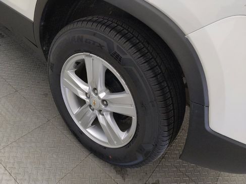 Used 2020 Chevrolet Trax LS w/ Tint and Cruise Package FWD image 31