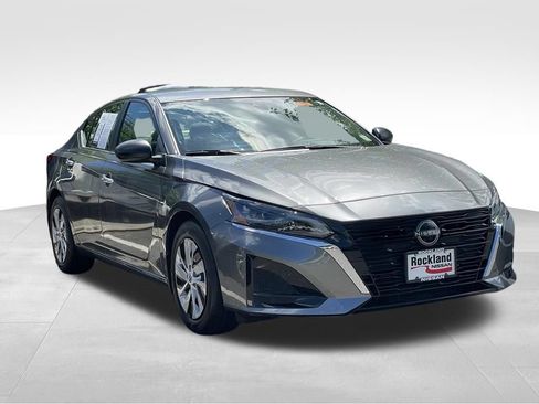 Certified 2024 Nissan Altima 2.5 S FWD image 3