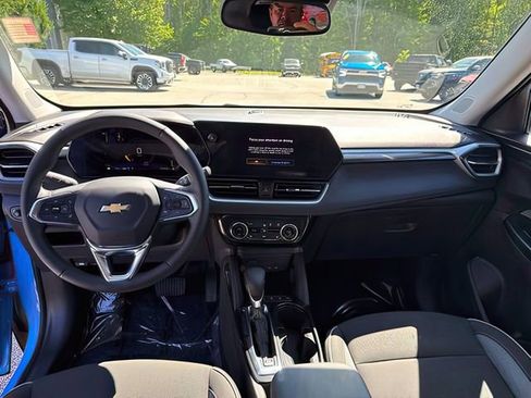 Used 2024 Chevrolet TrailBlazer LT w/ Convenience Package AWD/4WD image 22