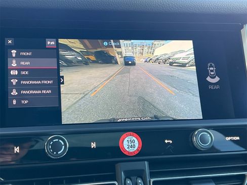 Used 2025 Porsche Macan image 24