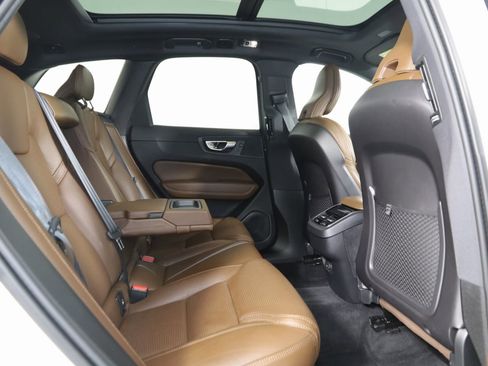 Used 2021 Volvo XC60 T5 Inscription w/ Protection Package Premier image 14