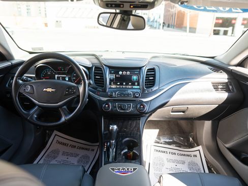 Used 2015 Chevrolet Impala LT w/ Convenience Package image 15