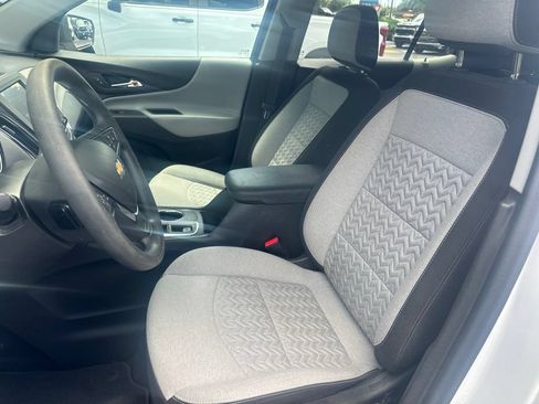 Used 2024 Chevrolet Equinox LS w/ LS Convenience Package FWD image 11
