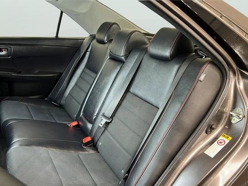 Used 2017 Toyota Camry SE image 33