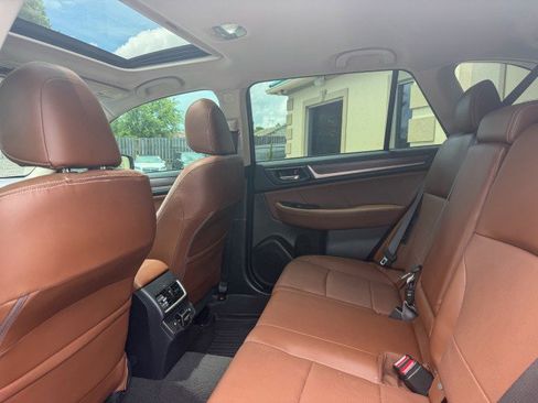 Used 2018 Subaru Outback 2.5i Touring w/ Popular Package #3 AWD/4WD image 6