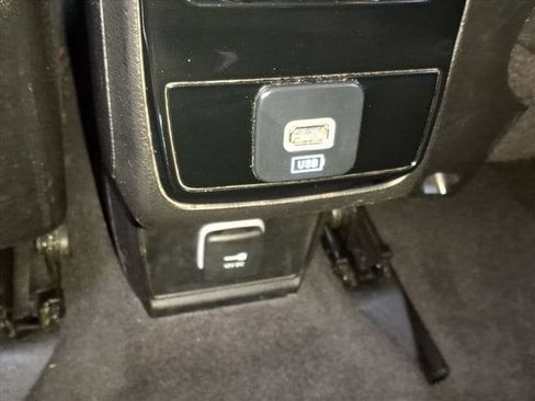 Used 2022 Jeep Compass Latitude image 9