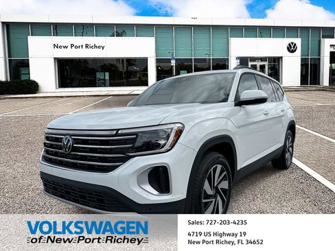 Certified 2025 Volkswagen Atlas SE image 1