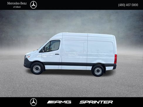 Used 2025 Mercedes-Benz Sprinter 2500 image 2