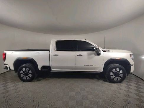 Used 2024 GMC Sierra 2500 Denali w/ Denali Reserve Package AWD/4WD image 9