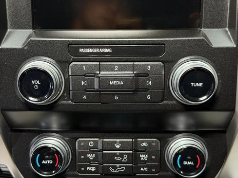 Used 2019 Ford F150 Platinum AWD/4WD image 40