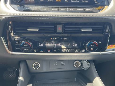 Certified 2023 Nissan Rogue SL w/ SL Premium Package AWD/4WD image 16
