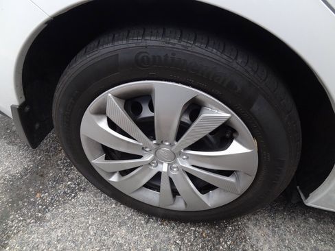 Used 2020 Subaru Impreza 2.0i image 11