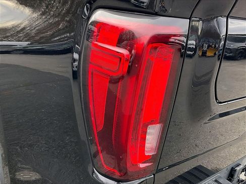 Used 2023 GMC Sierra 1500 AT4 w/ AT4 Premium Package image 32