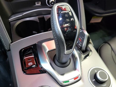 New 2025 Alfa Romeo Stelvio Sprint AWD/4WD image 60