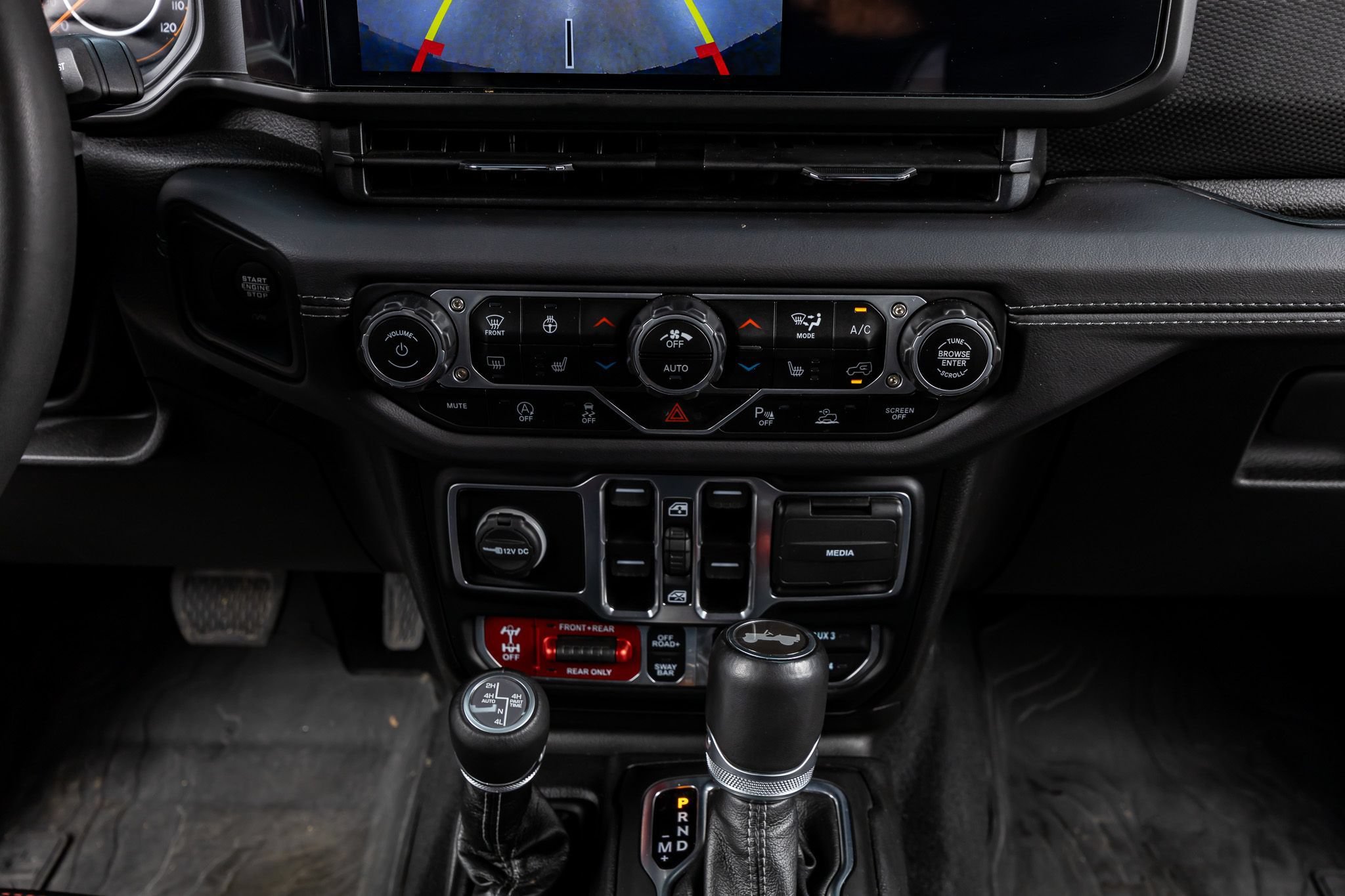 Used 2024 Jeep Wrangler Unlimited Rubicon AWD/4WD image 26