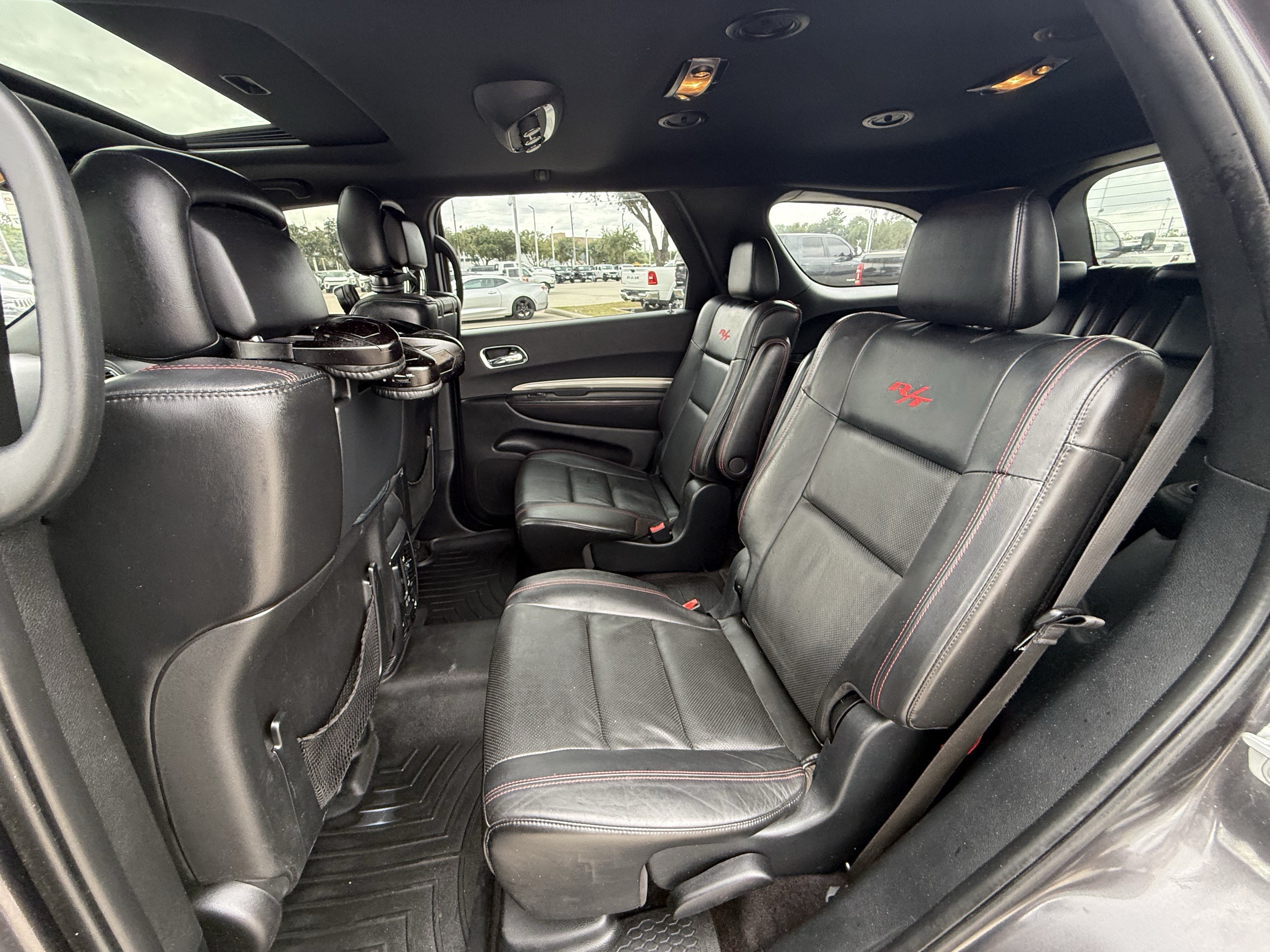 Used 2017 Dodge Durango R/T w/ Technology Group AWD/4WD image 31