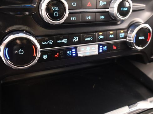 Used 2026 Ford F250 Lariat w/ Black Appearance Package AWD/4WD image 8