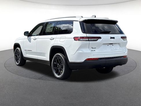 New 2025 Jeep Grand Cherokee L Altitude AWD/4WD image 3
