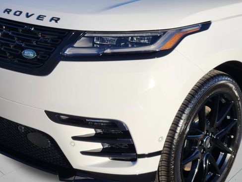 New 2026 Land Rover Range Rover Velar Dynamic SE image 9