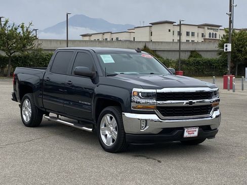 Used 2018 Chevrolet Silverado 1500 LT w/ All Star Edition image 44