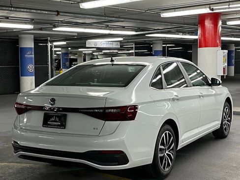 New 2026 Volkswagen Jetta SE FWD image 6