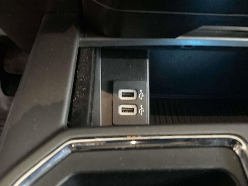 Used 2020 Ford F150 XLT w/ Equipment Group 302A Luxury AWD/4WD image 19