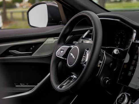 Used 2026 Jaguar F-PACE R-Dynamic S AWD/4WD image 18
