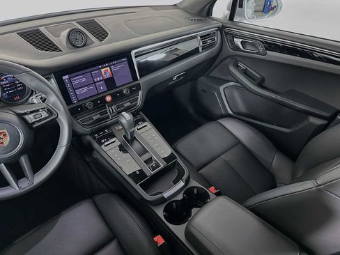 Certified 2026 Porsche Macan AWD/4WD image 25