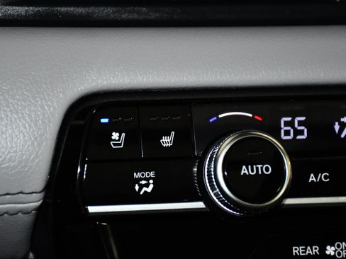 Certified 2025 Honda Pilot Elite image 30