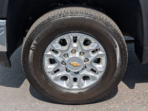 Used 2025 Chevrolet Silverado 2500 LTZ w/ LTZ Convenience Package AWD/4WD image 14