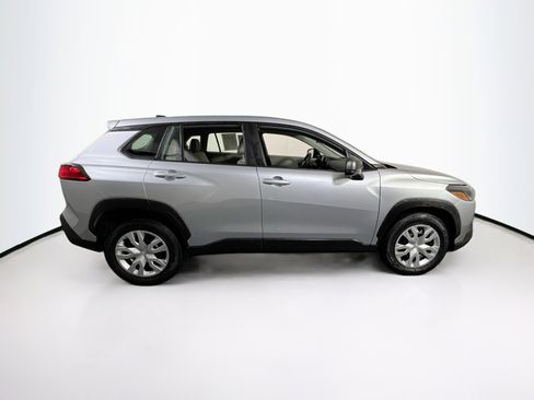 Used 2023 Toyota Corolla Cross L image 4