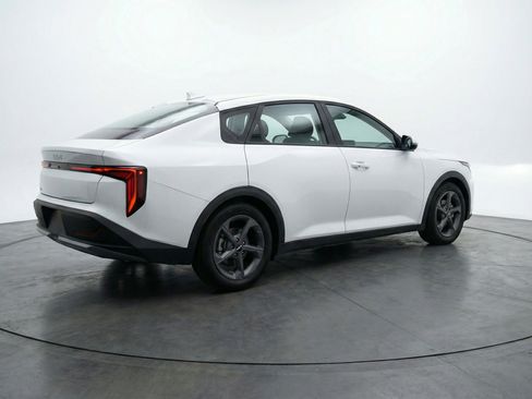 Used 2025 Kia K4 FWD image 9